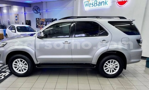 Sayi Na hannu Toyota Fortuner Silver Mota in Hlotse a Leribe Sayi Na hannu Toyota Fortuner Silver Mota in Hlotse a Leribe