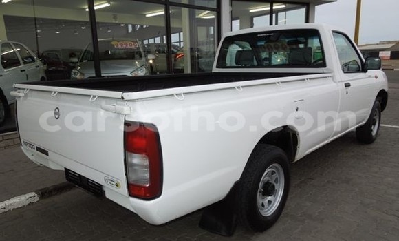 Acheter Occasion Voiture Nissan NP 300 Blanc à Maseru, Maseru Acheter Occasion Voiture Nissan NP 300 Blanc à Maseru, Maseru