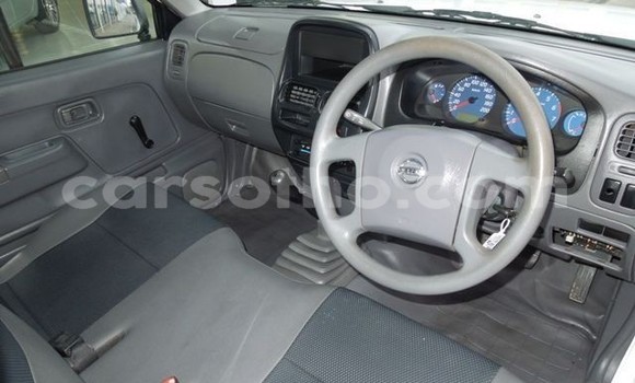 Acheter Occasion Voiture Nissan NP 300 Blanc à Maseru, Maseru Acheter Occasion Voiture Nissan NP 300 Blanc à Maseru, Maseru