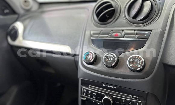 Buy Used Chevrolet Uplander Blue Car in Hlotse in Leribe Buy Used Chevrolet Uplander Blue Car in Hlotse in Leribe