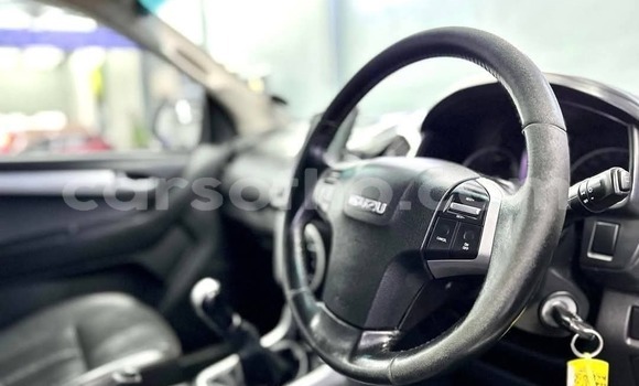 Acheter Occasion Voiture Isuzu KB Blanc à Hlotse, Leribe Acheter Occasion Voiture Isuzu KB Blanc à Hlotse, Leribe