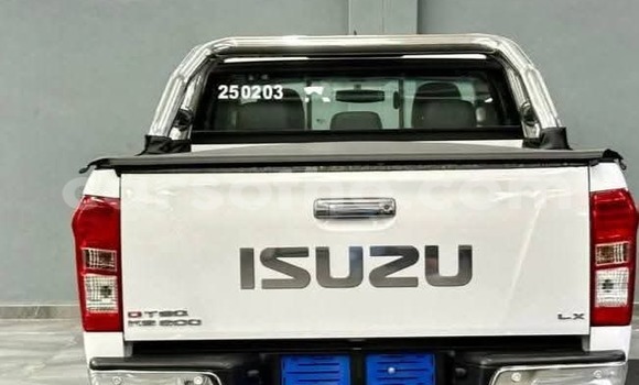 Acheter Occasion Voiture Isuzu KB Blanc à Hlotse, Leribe Acheter Occasion Voiture Isuzu KB Blanc à Hlotse, Leribe