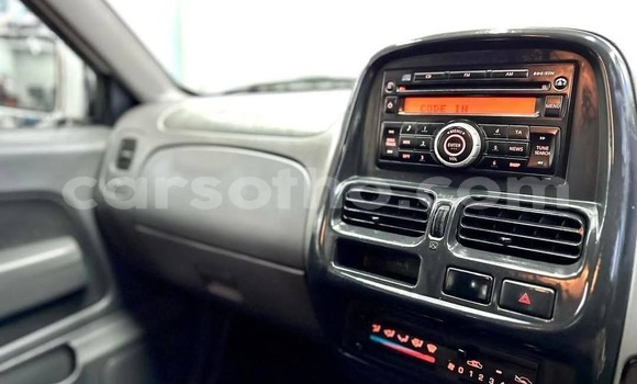 Sayi Na hannu Nissan NP 300 White Mota in Hlotse a Leribe Sayi Na hannu Nissan NP 300 White Mota in Hlotse a Leribe