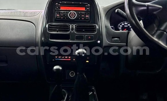 Sayi Na hannu Nissan NP 300 White Mota in Hlotse a Leribe Sayi Na hannu Nissan NP 300 White Mota in Hlotse a Leribe