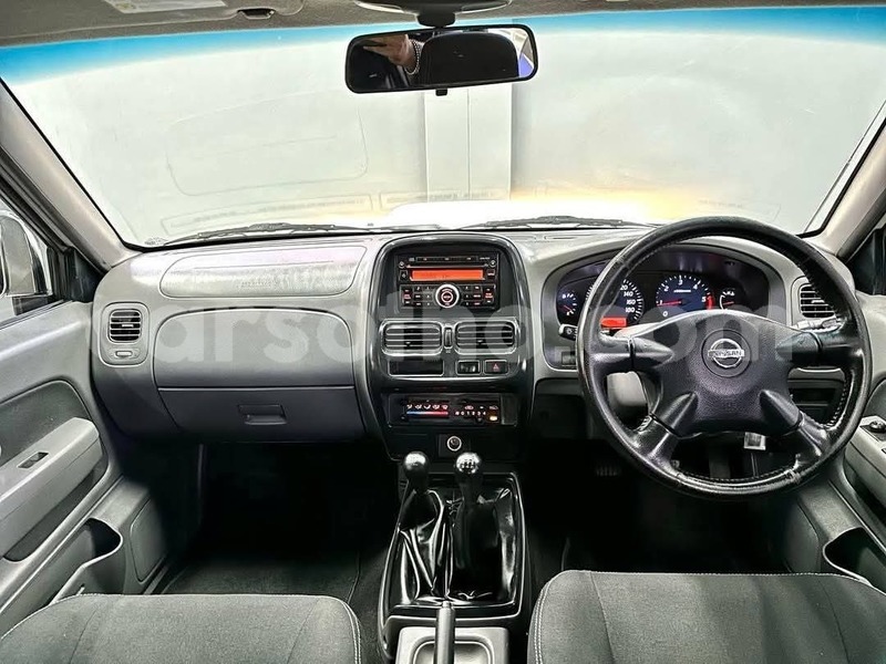 Big with watermark nissan np 300 leribe hlotse 29542