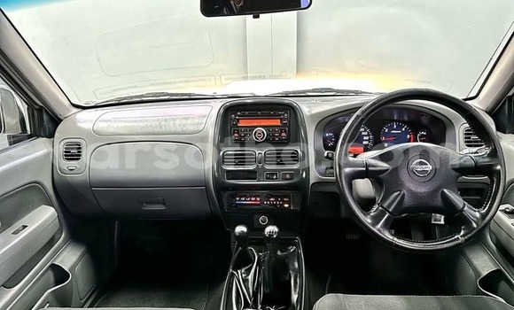 Sayi Na hannu Nissan NP 300 White Mota in Hlotse a Leribe Sayi Na hannu Nissan NP 300 White Mota in Hlotse a Leribe