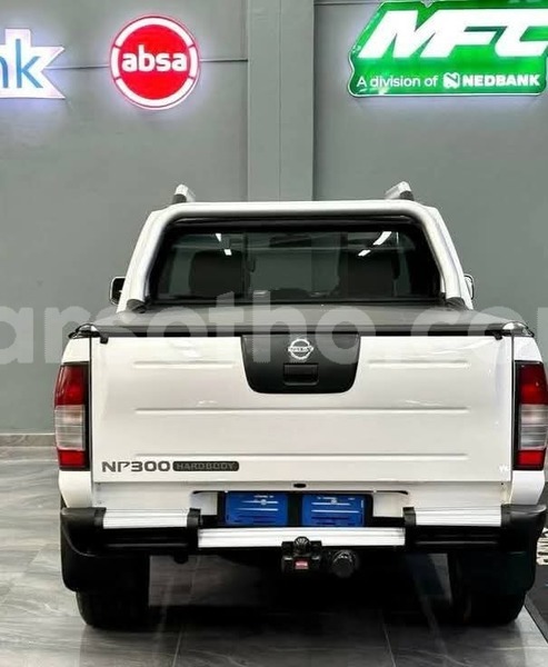 Big with watermark nissan np 300 leribe hlotse 29542