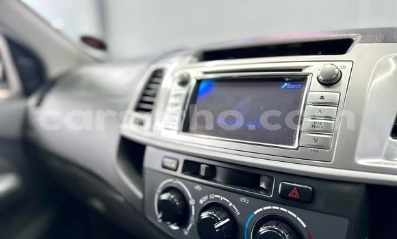 اشتري مستعمل Toyota Hilux White سيارة في Hlotse في Leribe اشتري مستعمل Toyota Hilux White سيارة في Hlotse في Leribe