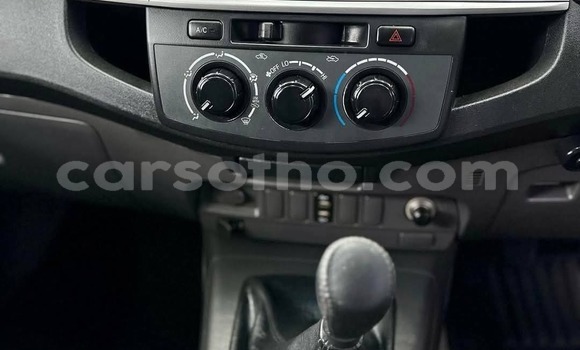 اشتري مستعمل Toyota Hilux White سيارة في Hlotse في Leribe اشتري مستعمل Toyota Hilux White سيارة في Hlotse في Leribe