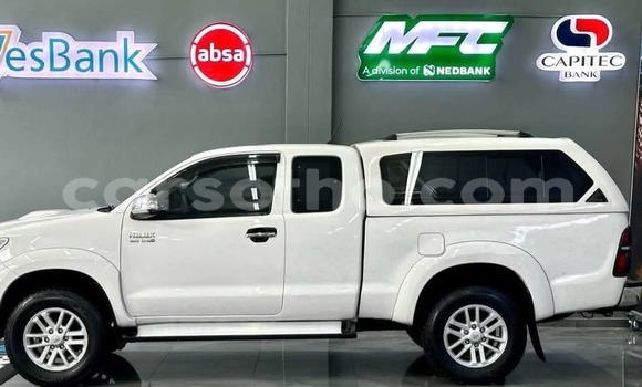 اشتري مستعمل Toyota Hilux White سيارة في Hlotse في Leribe اشتري مستعمل Toyota Hilux White سيارة في Hlotse في Leribe
