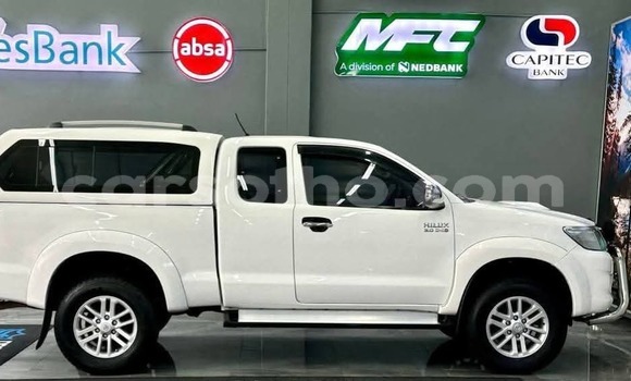 اشتري مستعمل Toyota Hilux White سيارة في Hlotse في Leribe اشتري مستعمل Toyota Hilux White سيارة في Hlotse في Leribe