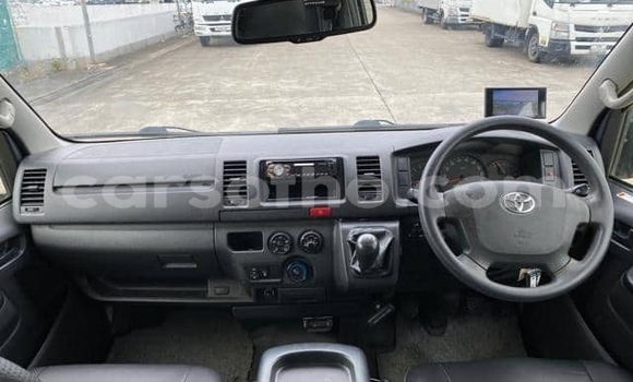 Acheter Occasion Voiture Toyota Hiace Blanc à Maputsoe, Leribe Acheter Occasion Voiture Toyota Hiace Blanc à Maputsoe, Leribe