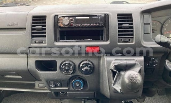 Acheter Occasion Voiture Toyota Hiace Blanc à Maputsoe, Leribe Acheter Occasion Voiture Toyota Hiace Blanc à Maputsoe, Leribe
