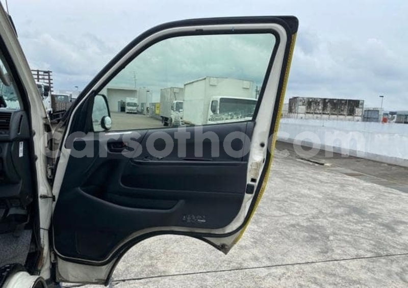 Big with watermark toyota hiace leribe maputsoe 29548