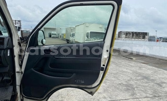 Acheter Occasion Voiture Toyota Hiace Blanc à Maputsoe, Leribe Acheter Occasion Voiture Toyota Hiace Blanc à Maputsoe, Leribe