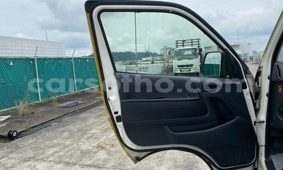 Acheter Occasion Voiture Toyota Hiace Blanc à Maputsoe, Leribe Acheter Occasion Voiture Toyota Hiace Blanc à Maputsoe, Leribe