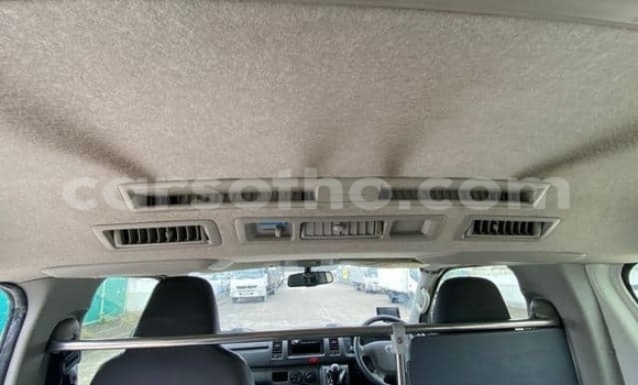 Acheter Occasion Voiture Toyota Hiace Blanc à Maputsoe, Leribe Acheter Occasion Voiture Toyota Hiace Blanc à Maputsoe, Leribe