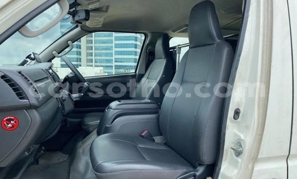 Acheter Occasion Voiture Toyota Hiace Blanc à Maputsoe, Leribe Acheter Occasion Voiture Toyota Hiace Blanc à Maputsoe, Leribe