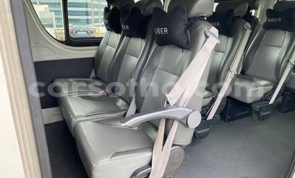 Acheter Occasion Voiture Toyota Hiace Blanc à Maputsoe, Leribe Acheter Occasion Voiture Toyota Hiace Blanc à Maputsoe, Leribe