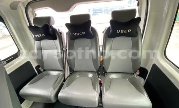 Acheter Occasion Voiture Toyota Hiace Blanc à Maputsoe, Leribe Acheter Occasion Voiture Toyota Hiace Blanc à Maputsoe, Leribe