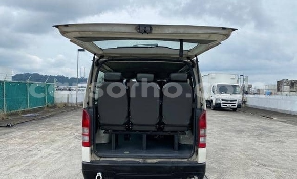Acheter Occasion Voiture Toyota Hiace Blanc à Maputsoe, Leribe Acheter Occasion Voiture Toyota Hiace Blanc à Maputsoe, Leribe