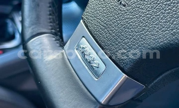 Buy Used Volkswagen Golf R32 Blue Car in Maseru in Maseru Buy Used Volkswagen Golf R32 Blue Car in Maseru in Maseru