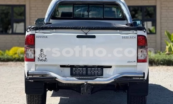 Sayi Na hannu Toyota Hilux White Mota in Maseru a Maseru Sayi Na hannu Toyota Hilux White Mota in Maseru a Maseru