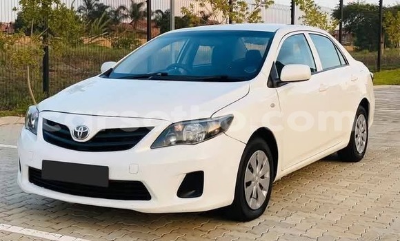 Sayi Na hannu Toyota Corolla White Mota in Maseru a Maseru Sayi Na hannu Toyota Corolla White Mota in Maseru a Maseru