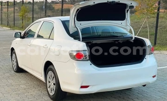 Sayi Na hannu Toyota Corolla White Mota in Maseru a Maseru Sayi Na hannu Toyota Corolla White Mota in Maseru a Maseru