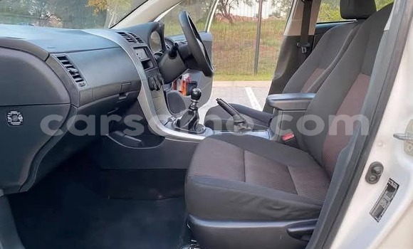 Sayi Na hannu Toyota Corolla White Mota in Maseru a Maseru Sayi Na hannu Toyota Corolla White Mota in Maseru a Maseru