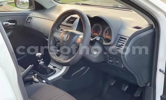 Sayi Na hannu Toyota Corolla White Mota in Maseru a Maseru Sayi Na hannu Toyota Corolla White Mota in Maseru a Maseru