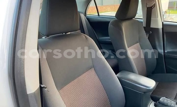 Sayi Na hannu Toyota Corolla White Mota in Maseru a Maseru Sayi Na hannu Toyota Corolla White Mota in Maseru a Maseru