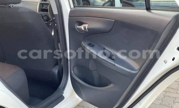 Sayi Na hannu Toyota Corolla White Mota in Maseru a Maseru Sayi Na hannu Toyota Corolla White Mota in Maseru a Maseru