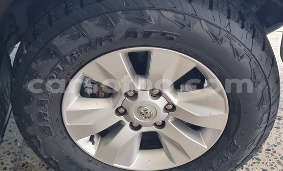اشتري مستعمل Toyota Hilux White سيارة في Maseru في Maseru اشتري مستعمل Toyota Hilux White سيارة في Maseru في Maseru