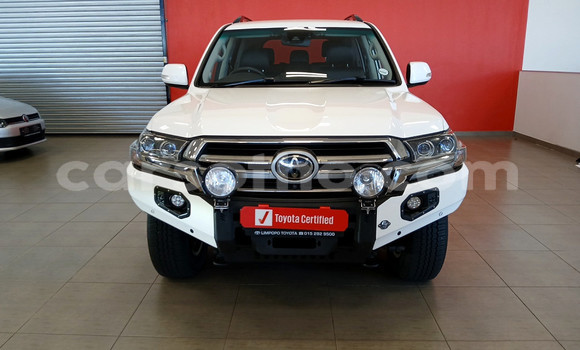 Sayi Na hannu Toyota Land Cruiser White Mota in Maseru a Maseru Sayi Na hannu Toyota Land Cruiser White Mota in Maseru a Maseru