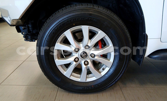Sayi Na hannu Toyota Land Cruiser White Mota in Maseru a Maseru Sayi Na hannu Toyota Land Cruiser White Mota in Maseru a Maseru