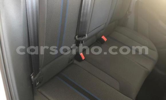 Acheter Occasion Voiture Volkswagen T-Roc Blanc à Maseru, Maseru Acheter Occasion Voiture Volkswagen T-Roc Blanc à Maseru, Maseru