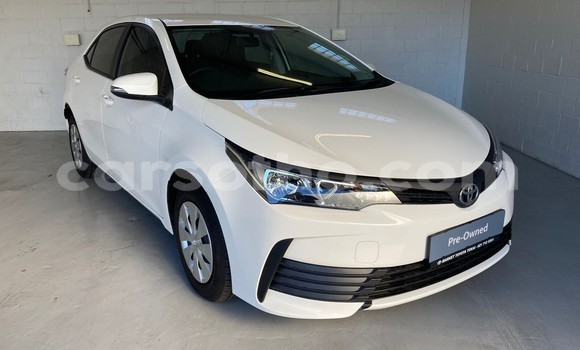 اشتري مستعمل Toyota Corolla White سيارة في Maseru في Maseru