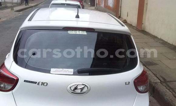 Sayi Na hannu Hyundai i10 White Mota in Maseru a Maseru Sayi Na hannu Hyundai i10 White Mota in Maseru a Maseru