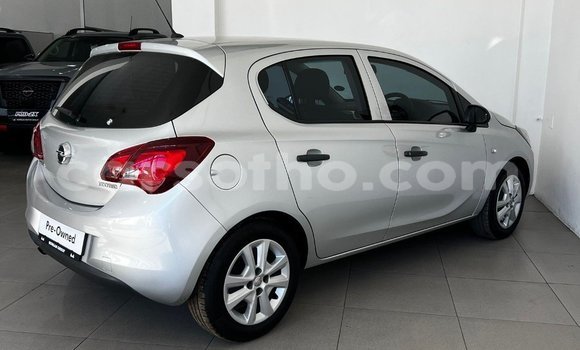 Sayi Na hannu Opel Corsa Silver Mota in Maseru a Maseru Sayi Na hannu Opel Corsa Silver Mota in Maseru a Maseru