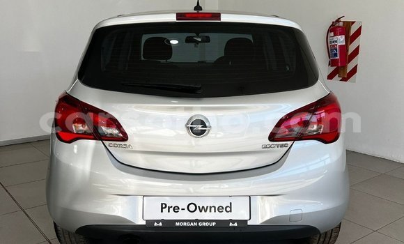 Sayi Na hannu Opel Corsa Silver Mota in Maseru a Maseru Sayi Na hannu Opel Corsa Silver Mota in Maseru a Maseru