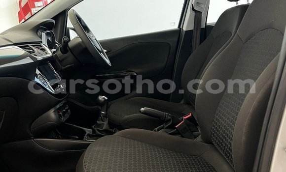 Sayi Na hannu Opel Corsa Silver Mota in Maseru a Maseru Sayi Na hannu Opel Corsa Silver Mota in Maseru a Maseru