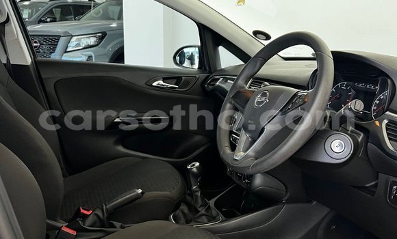 Sayi Na hannu Opel Corsa Silver Mota in Maseru a Maseru Sayi Na hannu Opel Corsa Silver Mota in Maseru a Maseru