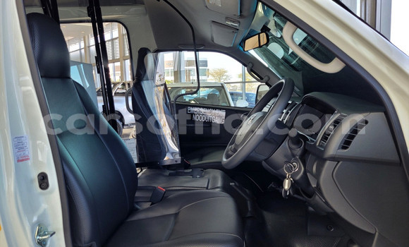 Buy Used Toyota Hiace White Car in Maseru in Maseru Buy Used Toyota Hiace White Car in Maseru in Maseru