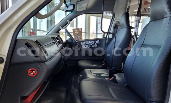 Buy Used Toyota Hiace White Car in Maseru in Maseru Buy Used Toyota Hiace White Car in Maseru in Maseru