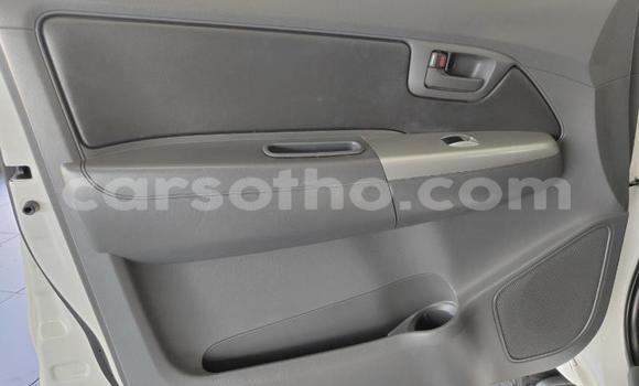 Sayi Na hannu Toyota Hilux White Mota in Maseru a Maseru Sayi Na hannu Toyota Hilux White Mota in Maseru a Maseru