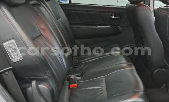 Sayi Na hannu Toyota Fortuner Silver Mota in Maseru a Maseru Sayi Na hannu Toyota Fortuner Silver Mota in Maseru a Maseru