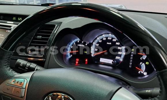 Sayi Na hannu Toyota Fortuner Silver Mota in Maseru a Maseru Sayi Na hannu Toyota Fortuner Silver Mota in Maseru a Maseru