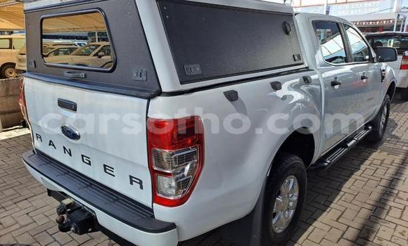 Sayi Na hannu Ford Ranger White Mota in Maseru a Maseru Sayi Na hannu Ford Ranger White Mota in Maseru a Maseru