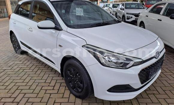 Sayi Na hannu Hyundai i20 White Mota in Maseru a Maseru Sayi Na hannu Hyundai i20 White Mota in Maseru a Maseru